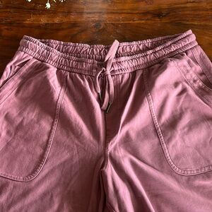 Athleta mauve shorts